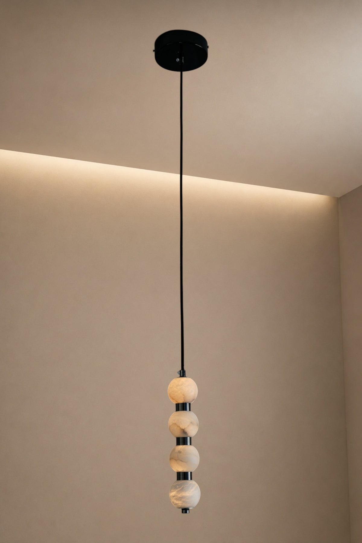 Elara Alabaster Bead Pendant Light