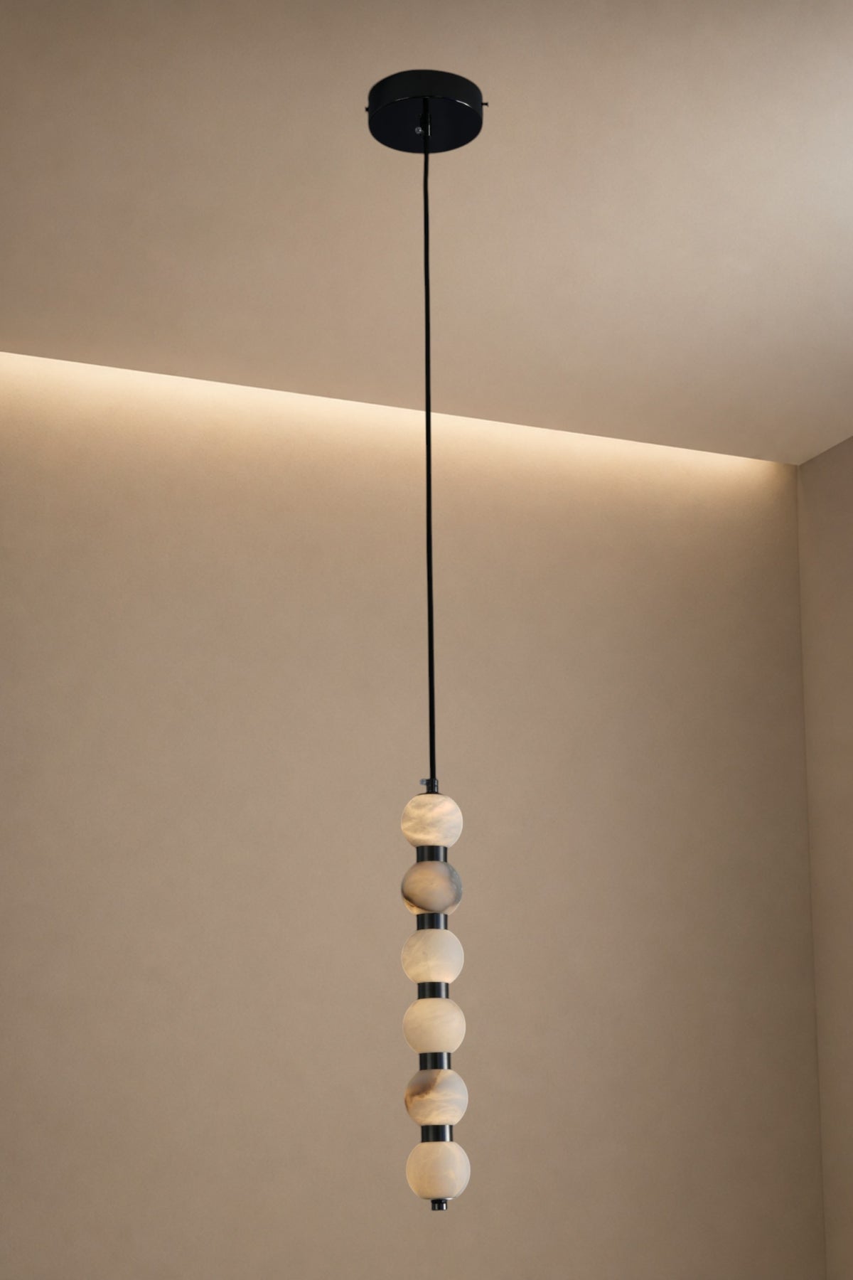 Elara Alabaster Bead Pendant Light